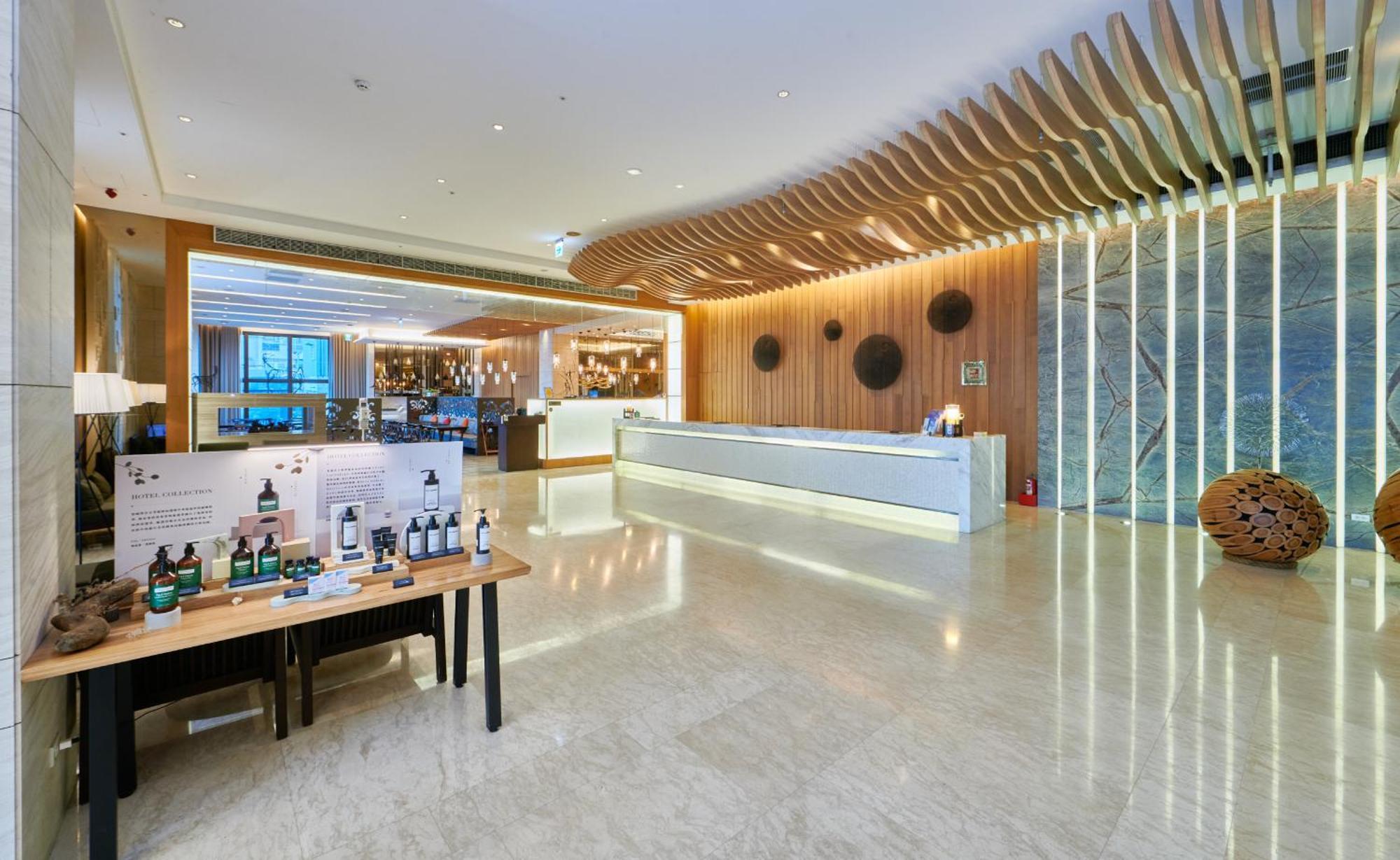Grand Bay Resort Hotel Hengchun Exterior photo Lobby