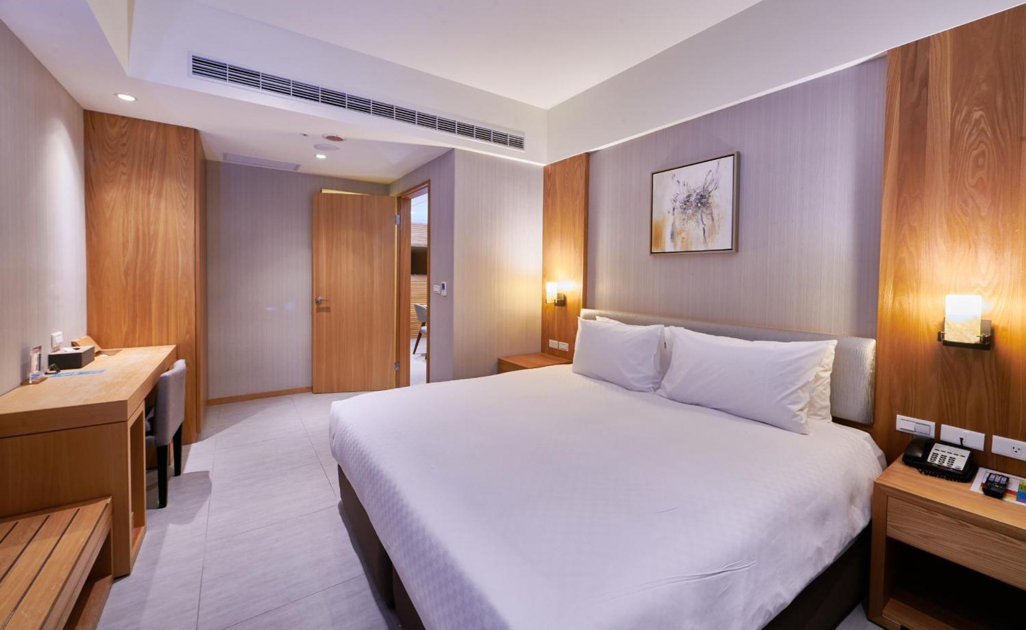 Grand Bay Resort Hotel Hengchun Exterior photo A bedroom at the hotel