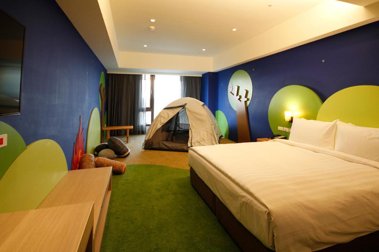 Grand Bay Resort Hotel Hengchun Exterior photo A room at the Forest World Hotel